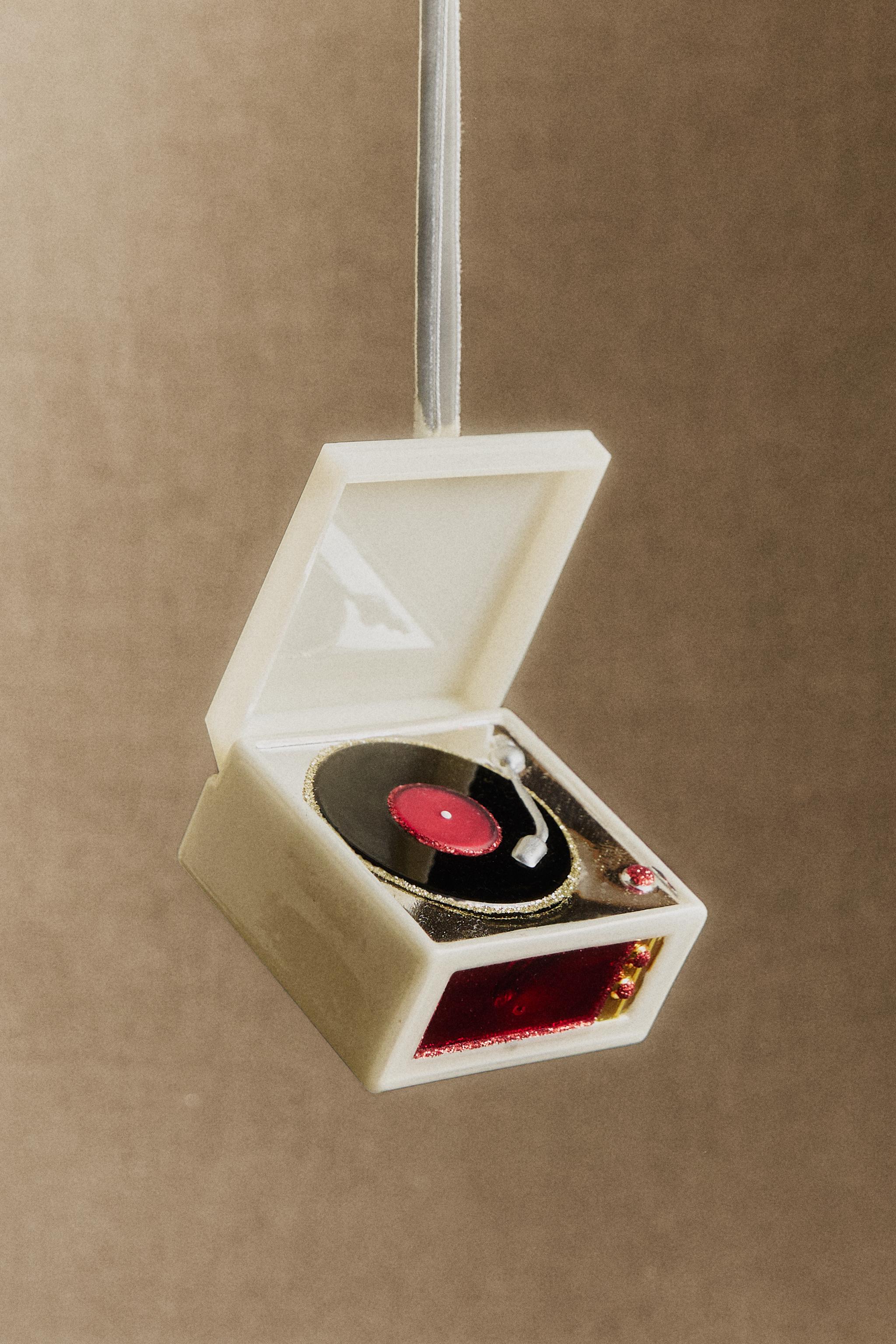 RECORD PLAYER CHRISTMAS TREE ORNAMENT